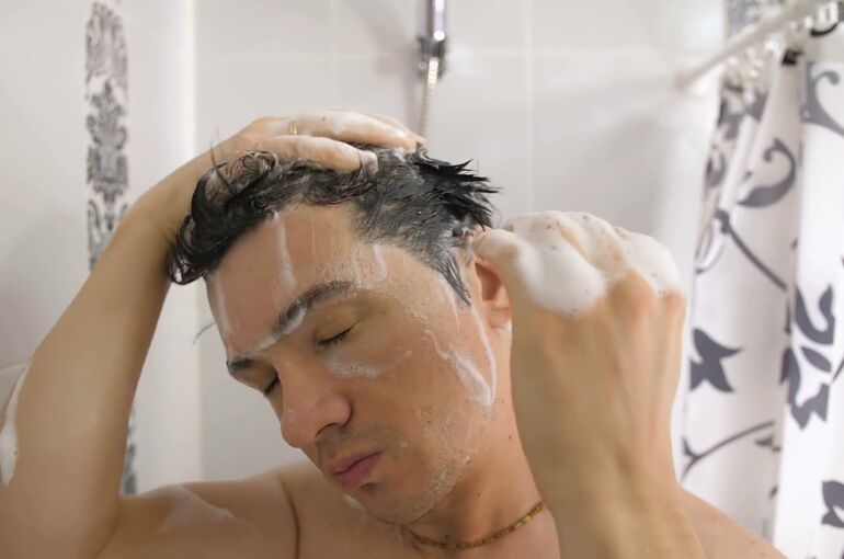 シャンプー男性